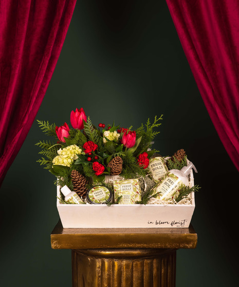 Fresh Holly Gift Set
