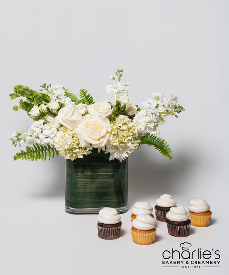 Flourish & Frosting Deluxe w/ Cupcakes