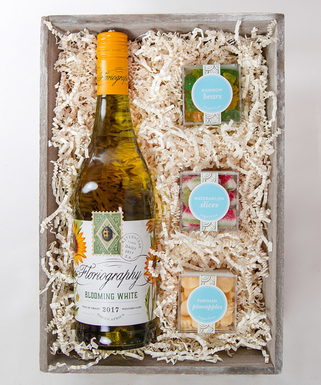 Sips & Sweets: White Wine & Candy Set