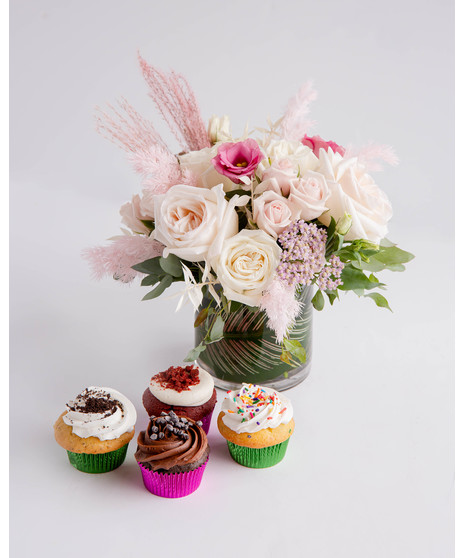 Flora & Frosting  •  Flowers & Cupcakes